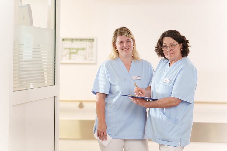 Gespräch PD-Nurses Flur.jpg