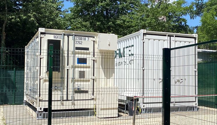 NGK_installed NAS battery at Center of Energy Research of Hungary (left).jpg