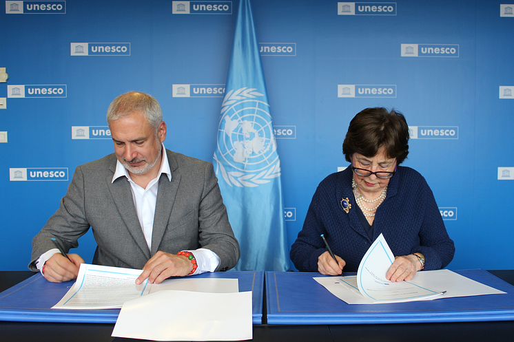 ICOM UNESCO MOU Signature.png