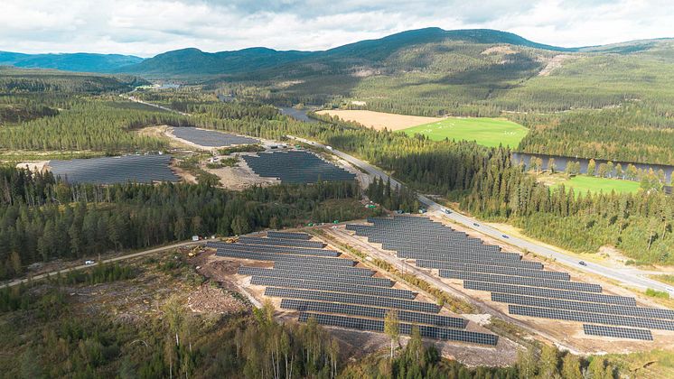 2024-09 Akershus Energi Sol Solgrid Furuseth Solkraftverk-web-6.jpg