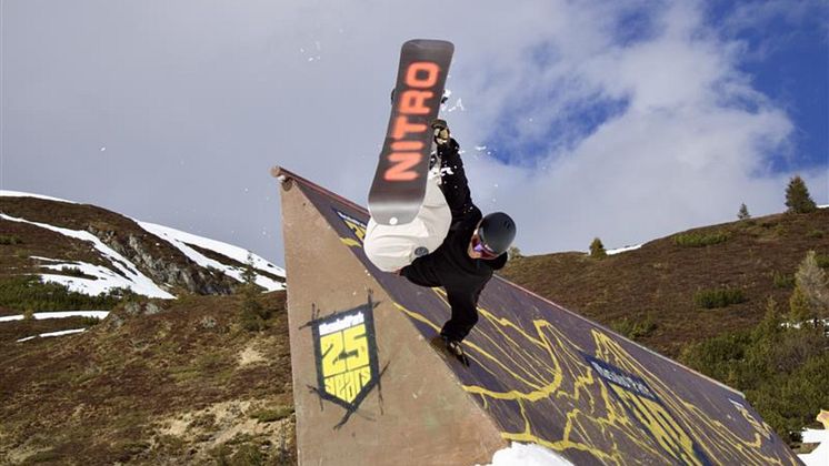 vc-final-snowboard-gabbe-foto-Niklas-Mattaason-SSF.jpg