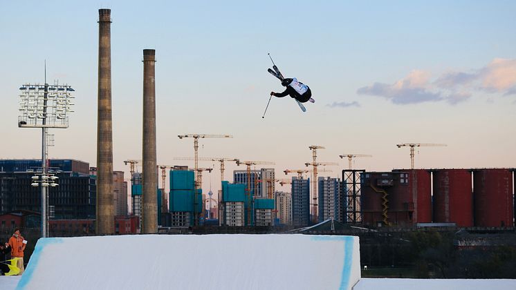 241129-OliwerMagnusson-vc-big-air-PekingFoto-@FISparkandpipe.jpg