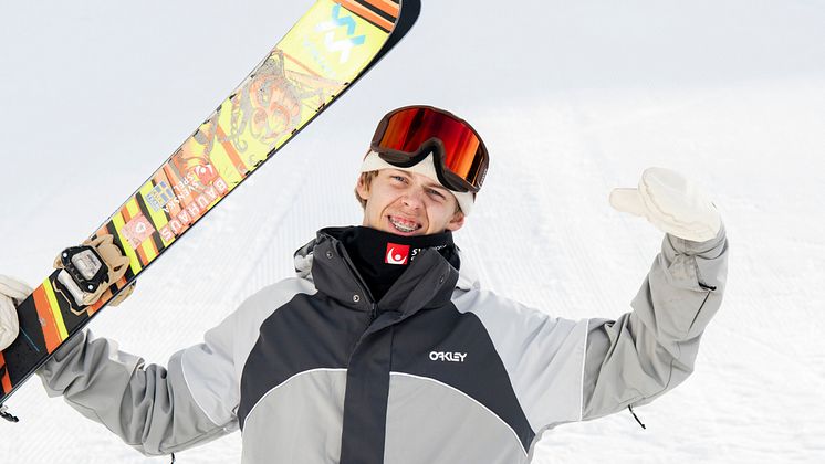 24-Axel-Burmansson-porträtt-800x450-foto-Daniel-Bernstål.jpg