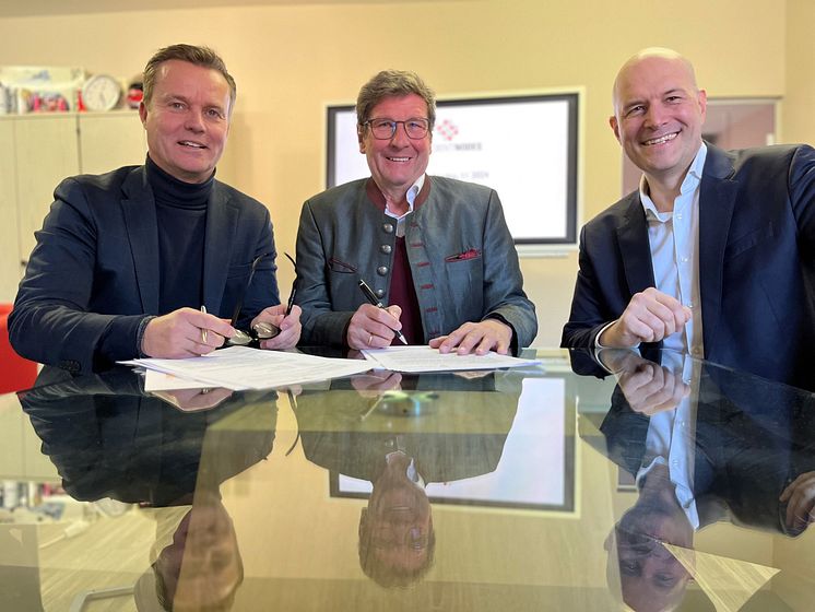 Mirko Minnich, Albin Brandl, Sebastian Zang lores.jpg