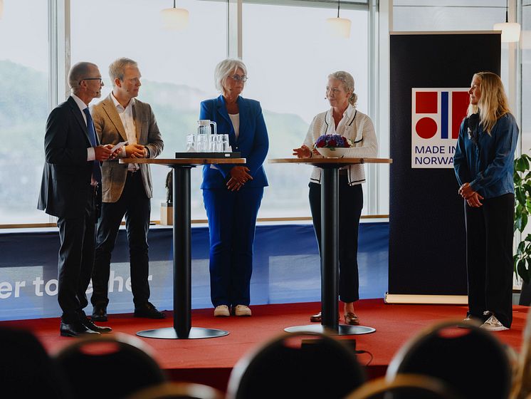 Hedda Felin, CEO Hurtigruten i panel under lanseringseventen hos Innovasjon Norge.jpg