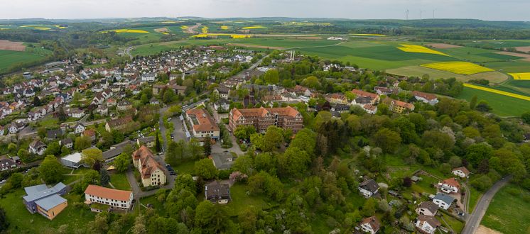 250129-pm-vo-fachkraefte campus luftaufnahme.jpg