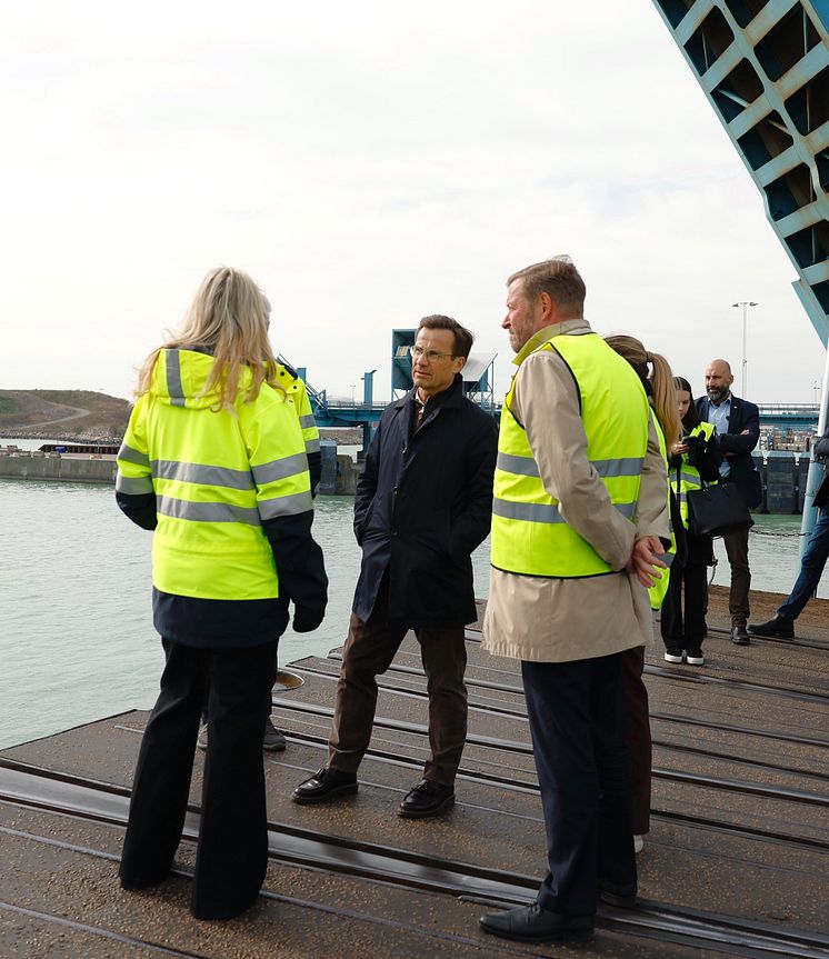 Ulf Kristersson besökte Trelleborgs Hamn.JPG