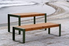bänk och bord.jpg