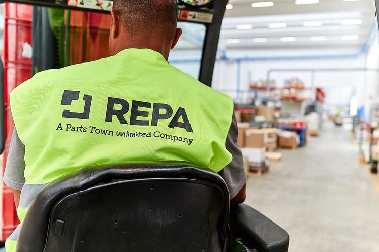 REPA-Logistic-Center-Forklift.jpg