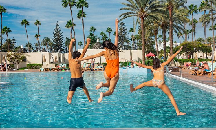 hd-parque-cristobal-gran-canaria-playa-del-ingles-gran-canaria-tui-family-pool.jpg