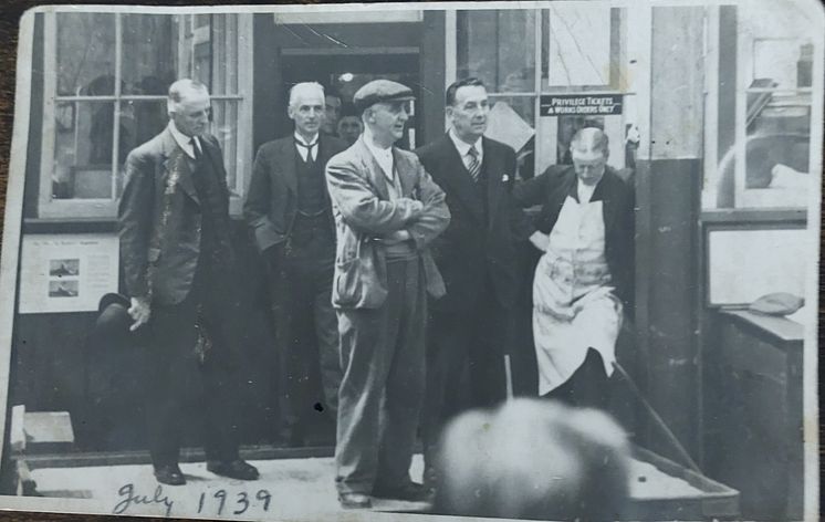 Douglas Johnson and work colleagues at Wolverton Works.jpg