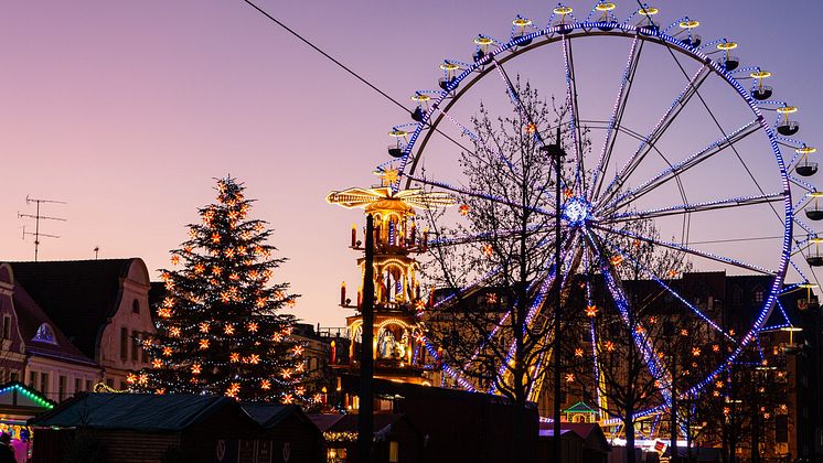 Riesenrad-Weihnachtsmarkt-Cottbus (c)Steffen-Lehmann_TMB.jpg