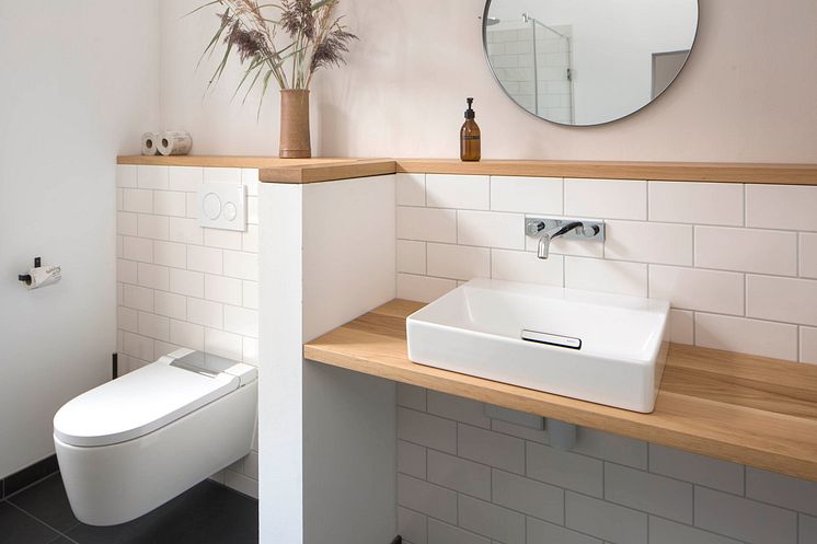 Geberit ONE -pesupaikka ja AquaClean Sela -pesu-wc.jpg