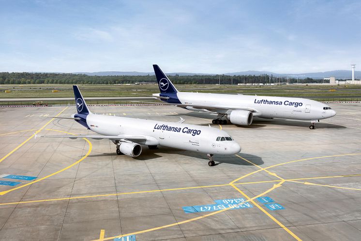 NEW_B777F_A321F_Lateral_PPT_Min.jpg