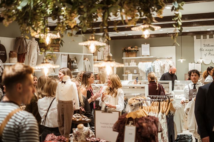 Newbie storeopening UK3.jpg