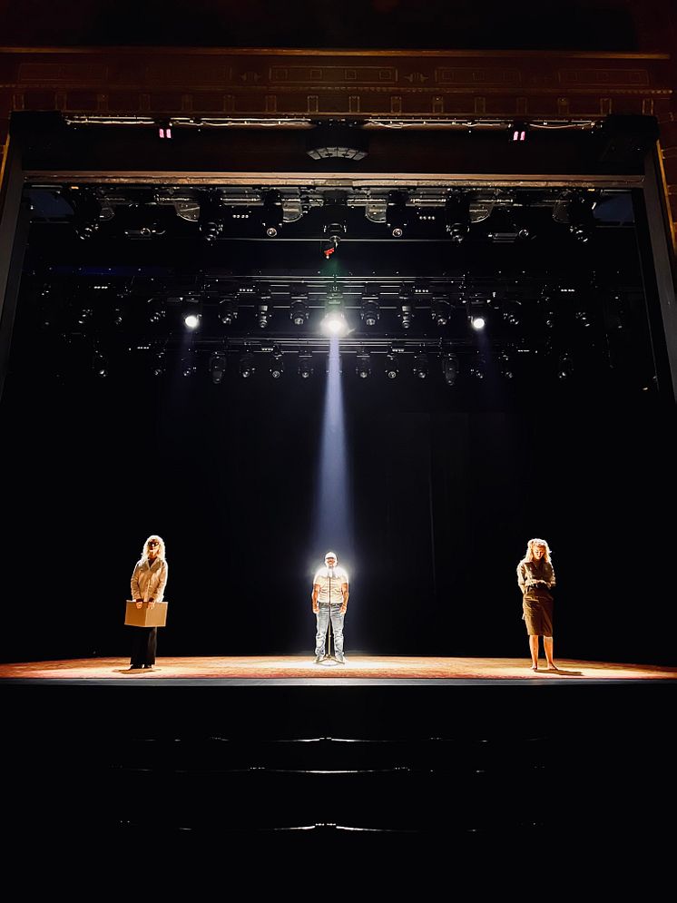 Teater Fryshusets föreställning ”Klipp han” på Dramaten 2024_Fotograf Brooks Livermore.jpeg