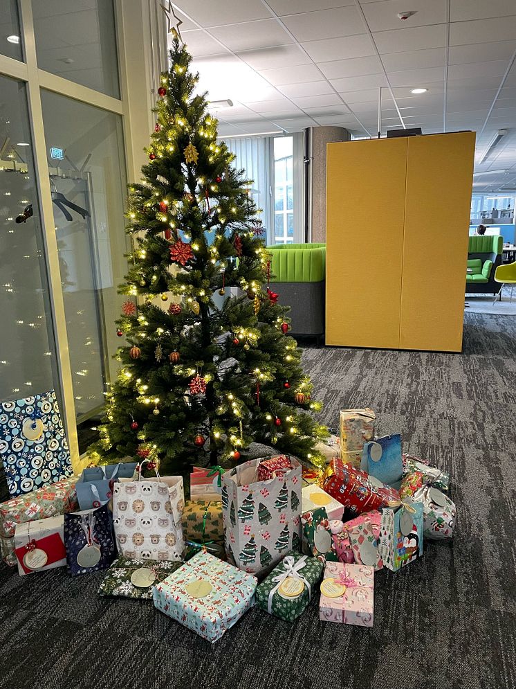 Geschenke_Baum  Saarlouis.jpg