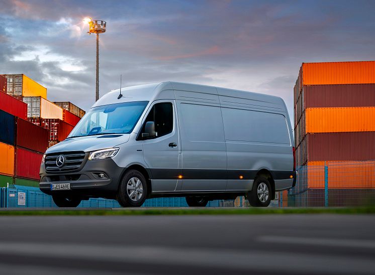 Mercedes-Benz eSprinter 2024