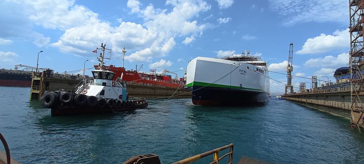 Futura in the floating dock_4