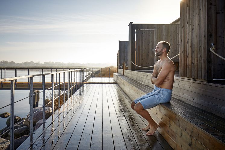Kallbadhuset_in_Skanör_man_resting_photo_David_Seitz (7).jpg