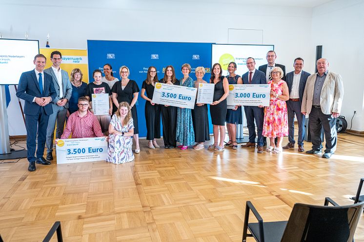Bürgerenergiepreis Niederbayern_2024_alle Preisträger.jpg