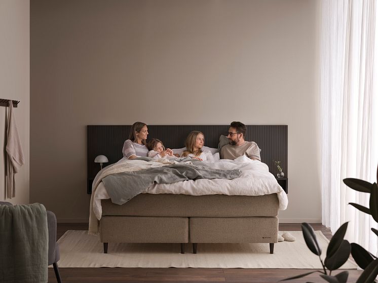 kontinentalsang-hilding-family-lyx-180x200-isby-brun-miljo-10.jpg