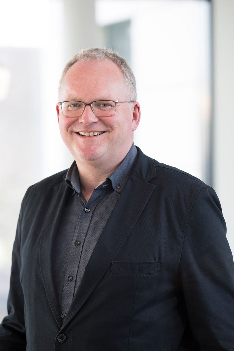 Rolf Hinrichs Aufsichtsratsvorsitzender AV.jpg