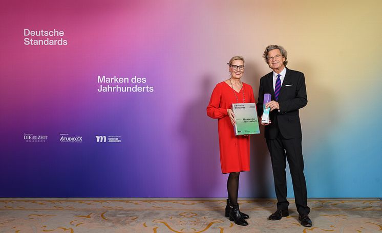 Übergabe "Marken des Jahrhunderts" DERMASENCE