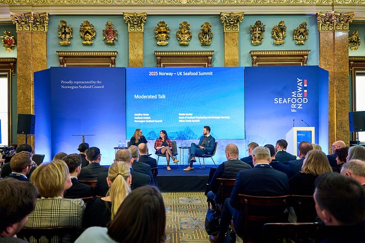 NSC Communication's Director Martin Skaug moderates panel discussion between Nicola Hunter, Head of Seafood Buying and Strategic Sourcing at Hilton Foods Seachill and Josefine Voraa, Seafood Analyst with the Norwegian Seafood Council 