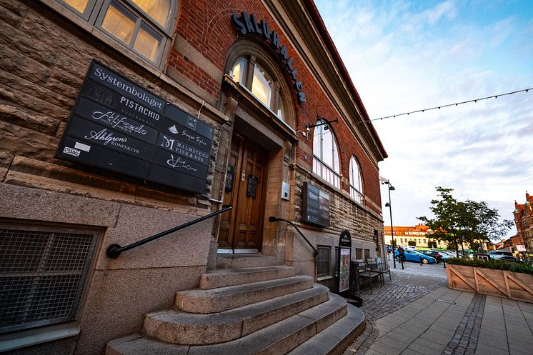 Saluhallen ingång.jpg