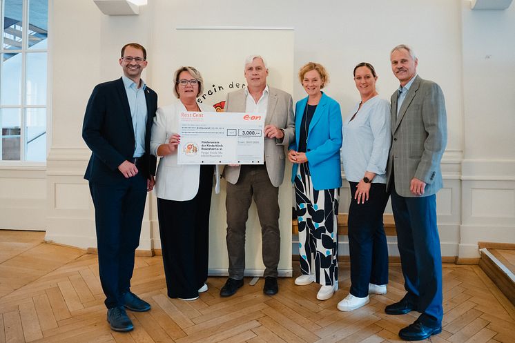 Rest Cent Spendenübergabe an den Förderverein der Kinderklink Rosenheim