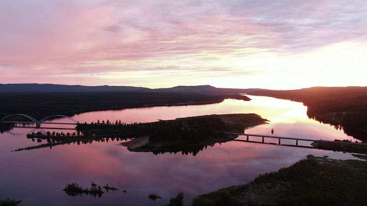 Midnight light over Lule River