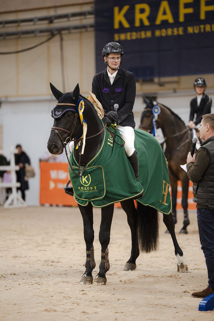 1. Joel Andersson - Charif Ek, Strömsholms Ridsportförening JHS 2024 - Krafft 4-årschampionat - Final-94.jpg
