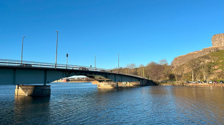 Bohusbron stängd för bilar och lastbilar.jpg