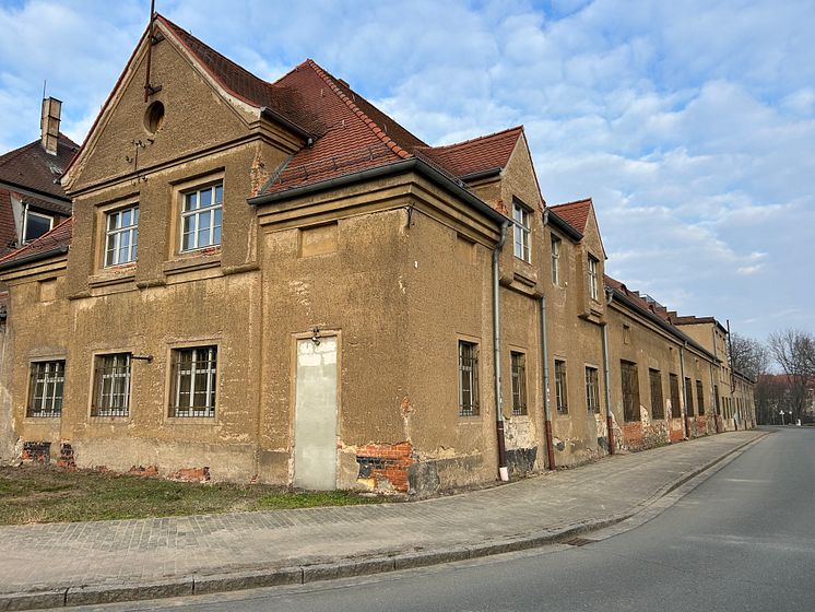 Rittergut Riesa von außen - Nordseite.jpeg