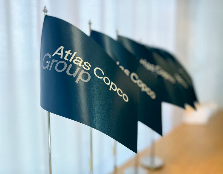 _atlas_copco_group_table_flags.png
