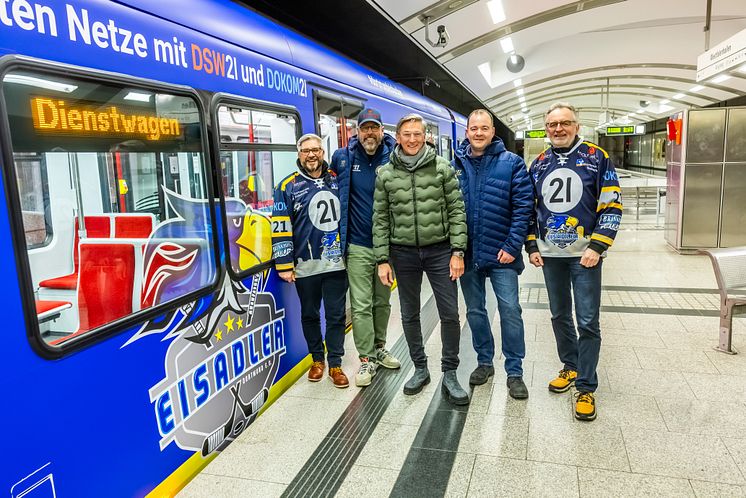 Übergabe Eisadler-Bahn2.jpg