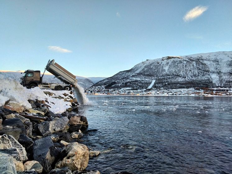 Snødumping i Tromsø_Foto_CarlBallantine.jpg