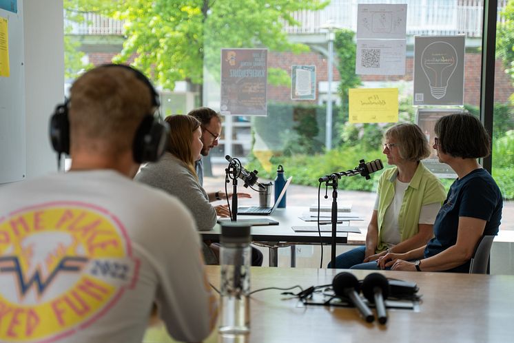 Bei der Aufnahme einer Folge von Podschnak - Dem Podcast der Zentralen Studienberatung an der Universität Vechta