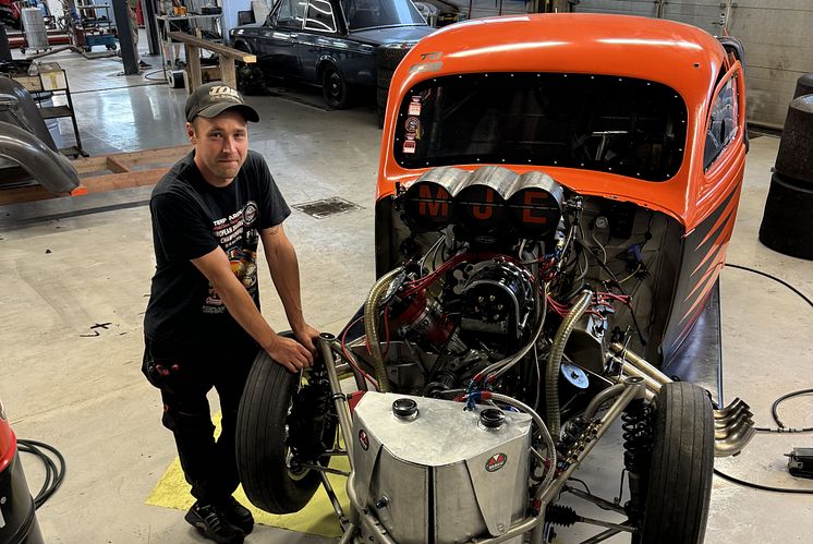 Jens and the race car-1.jpg