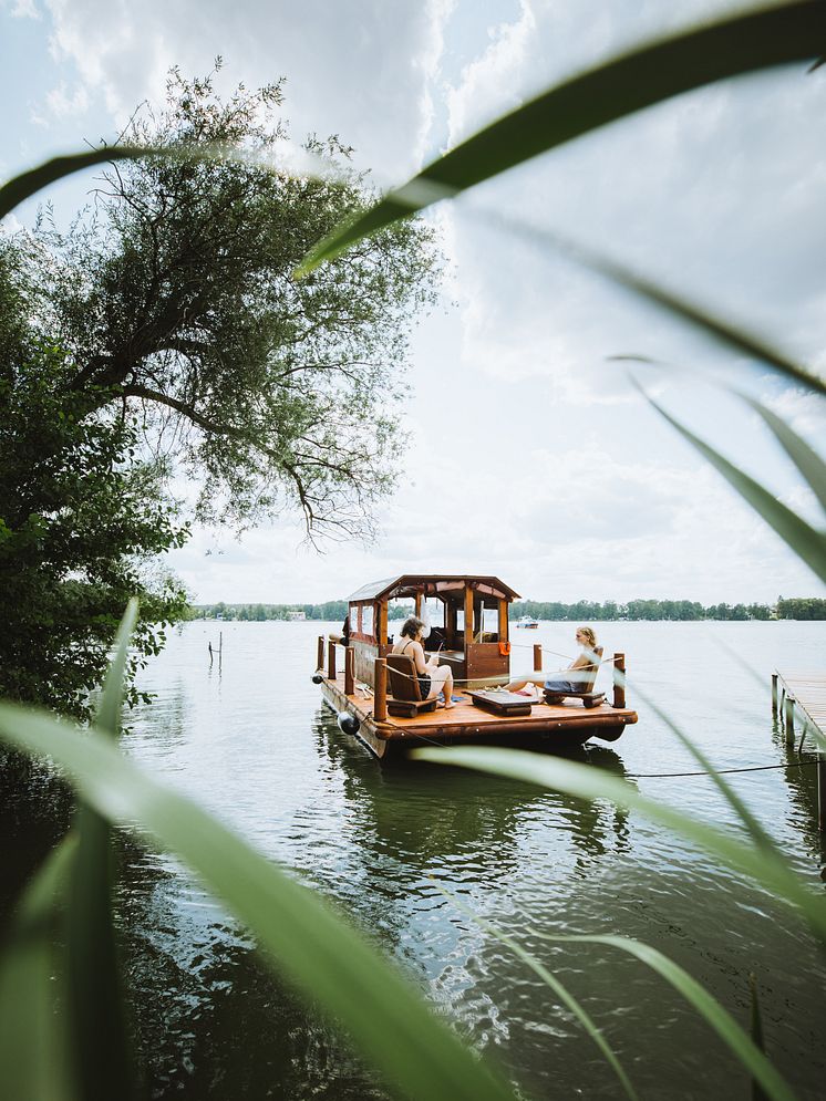 Flosstour-auf-dem-Schwielochsee_Julia-Nimke_TMB-Tourismus-Marketing-Brandenburg-GmbH.jpeg