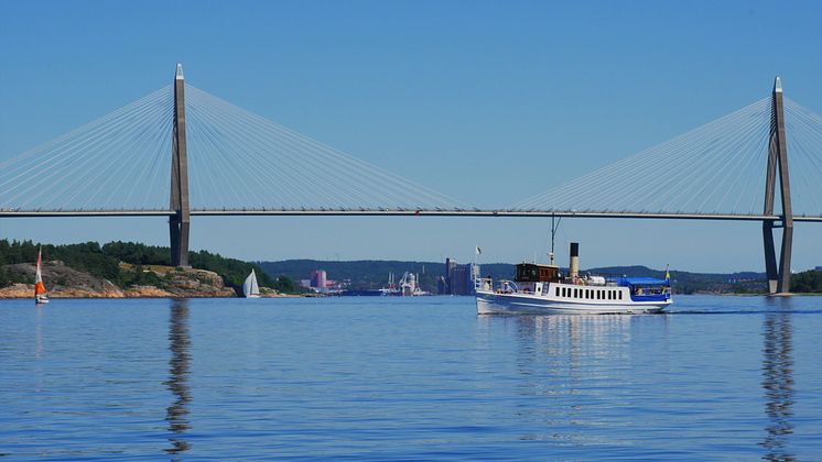Skärgårdsbåt Uddevallabron