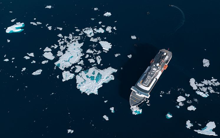 The_Ice_Edge_Svalbard_HX_43338_Photo_Yuri_Choufour.JPG