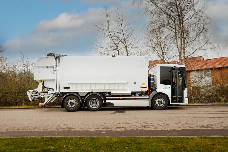 Mercedes-Benz eEconic 300 med 4-facks sopaggregat 