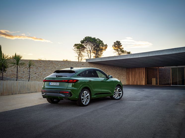 Audi Q5 Sportback (Distriktgrøn metallak)