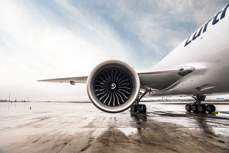Picture B777F - plane plus turbine.jpg