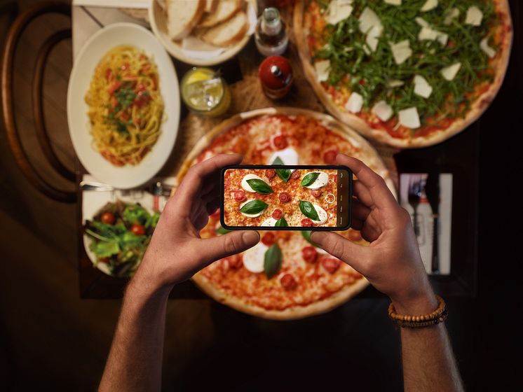 01_PIZZA_TOPSHOT_02.jpg