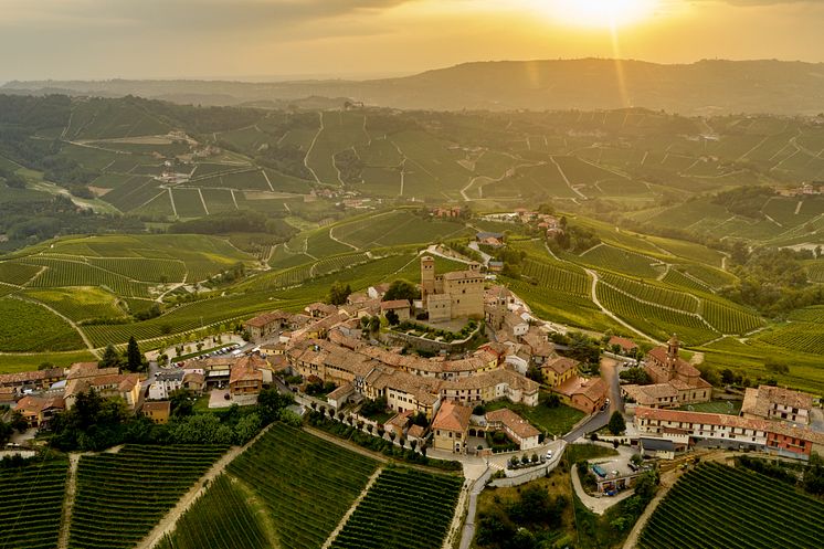 Village - Serralunga (3).jpg