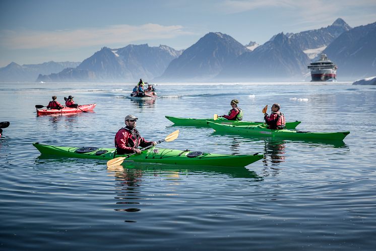 Kayaking_Greenland_HGR_16308_Photo_Mads_Phil.JPG