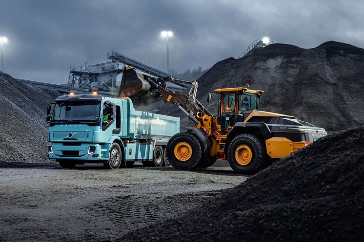 Volvo FE Electric och Volvo L120 Electric